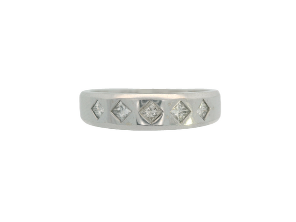 14K White Gold Diamond Shaped Setting Ring